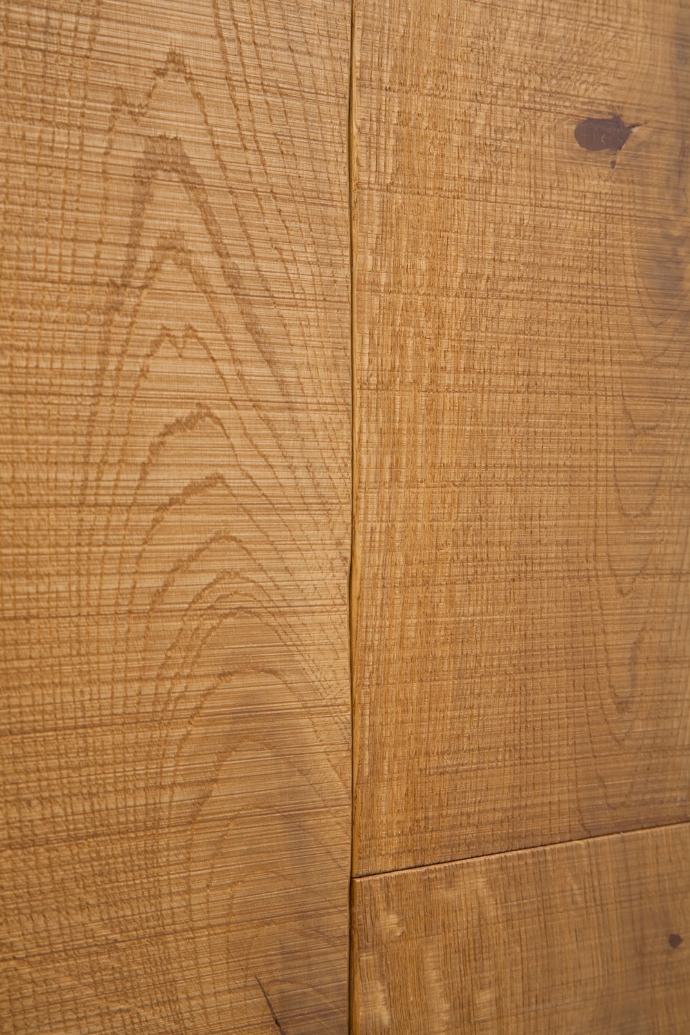 Light Oak (close up)